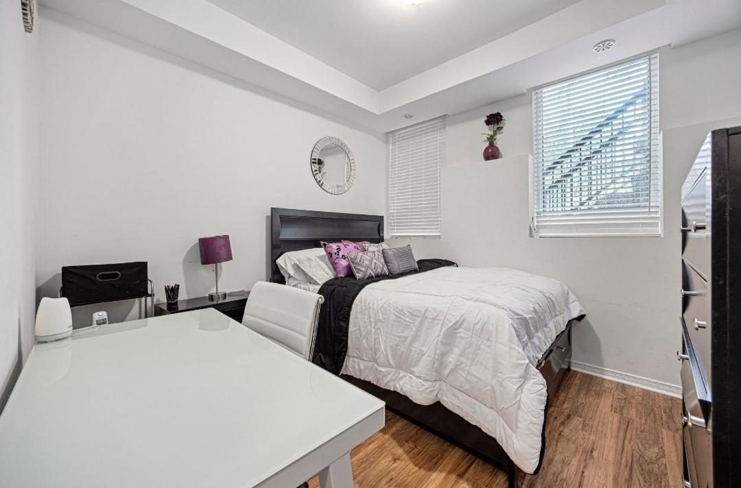 Beautiful Townhouse Near Yorkdale Mall, Wilson Subway Lejlighed Toronto Eksteriør billede