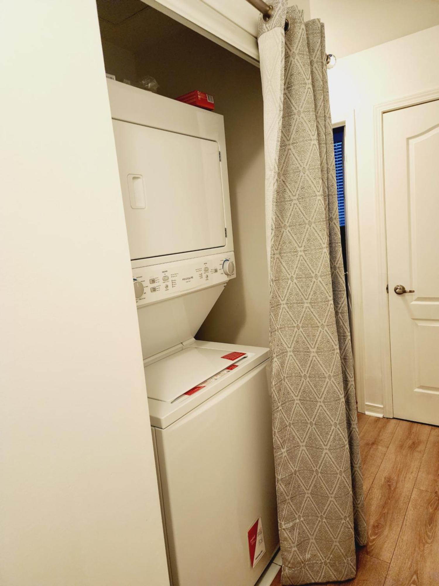 Beautiful Townhouse Near Yorkdale Mall, Wilson Subway Lejlighed Toronto Eksteriør billede