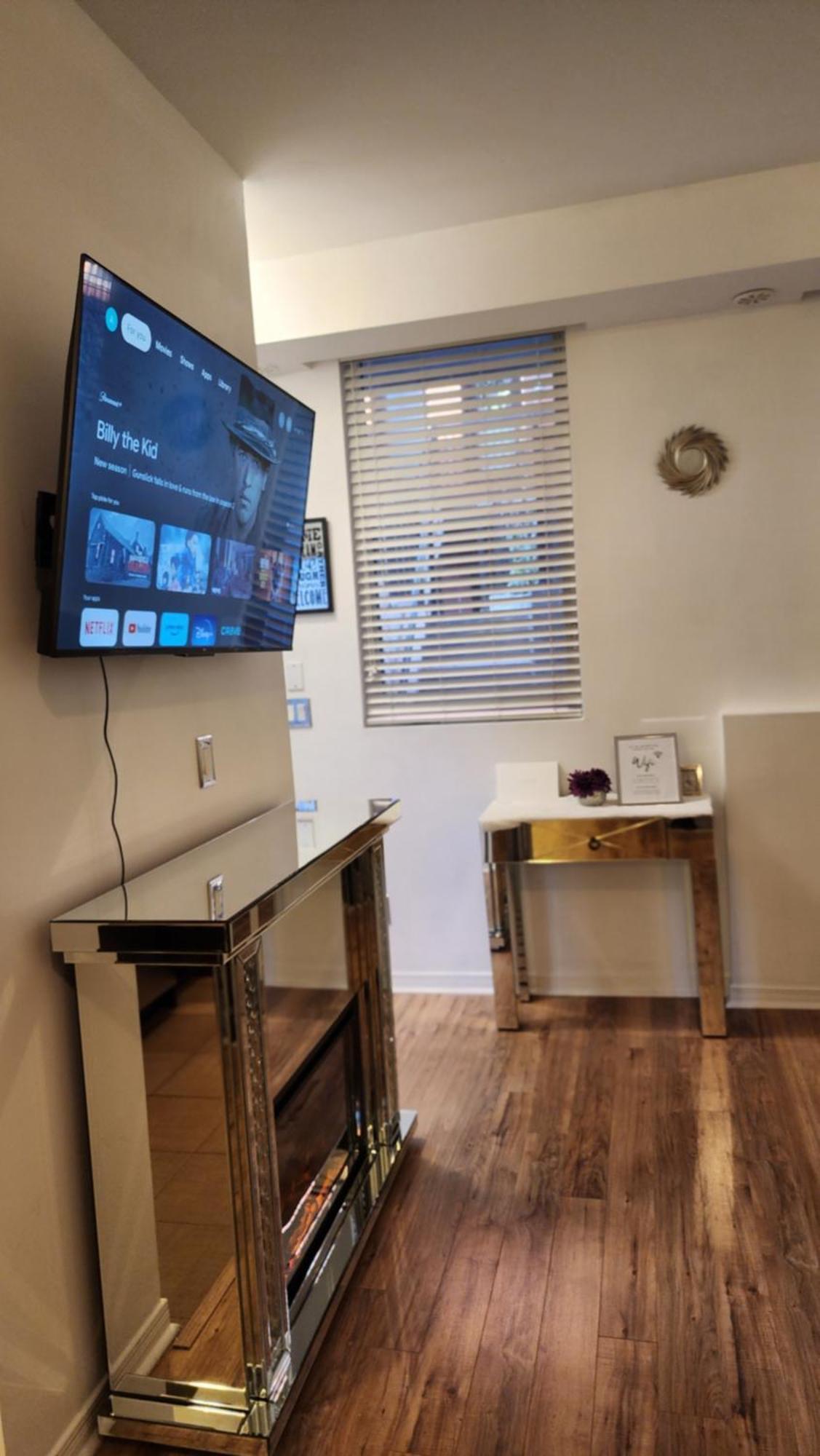 Beautiful Townhouse Near Yorkdale Mall, Wilson Subway Lejlighed Toronto Eksteriør billede